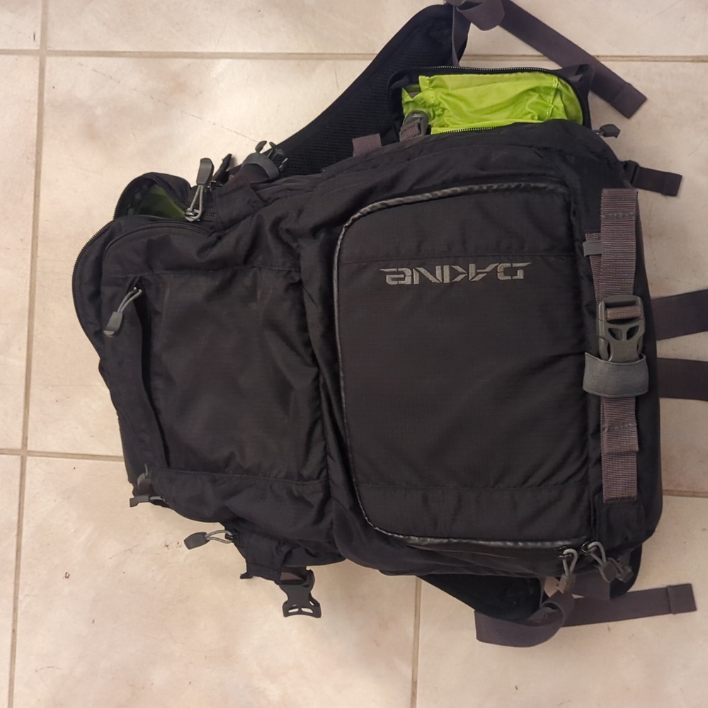 Dakine Quest Photo Backpack, 28-Liter, Black